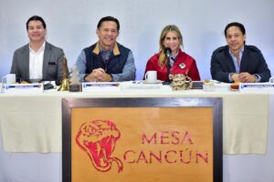 Mesa Cancún con Guadalupe Soto Holguín presidenta del PRI Sonora
