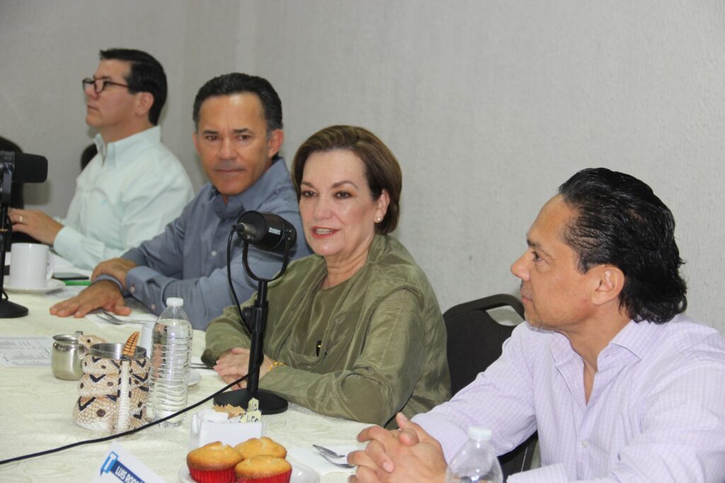 Mesa Cancún con María Dolores del Río Sanchez