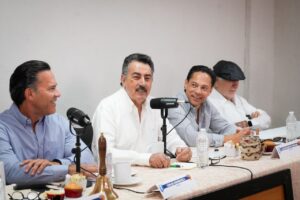 Mesa Cancún con Javier Lamarque Cano