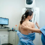 Aumenta 114 % costo para tratar cáncer de mama